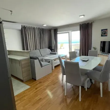 Ladiva Apartment